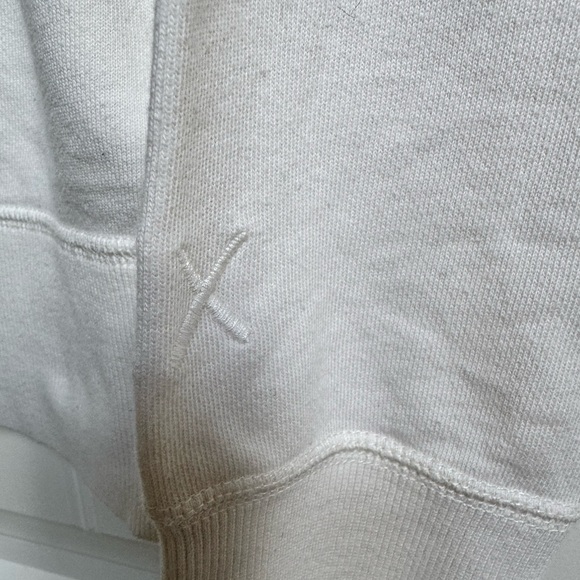 Uniqlo x Kaws Sesame Street Unisex Cream Crewneck Sweatshirt. Size XS - Picture 4 of 6